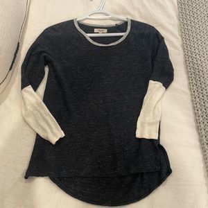 Madewell Women’s XS grey & white baseball tee